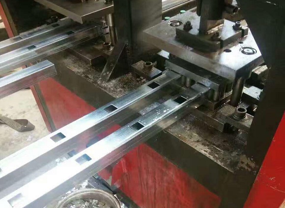 乐竞官方网站_乐竞lejing(中国)
家具管加工——开孔